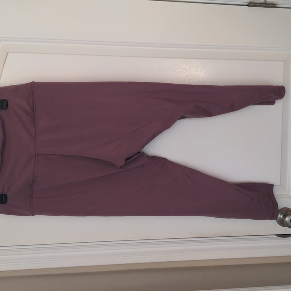 Victoria's Secret Leggings - Picture 5 of 5